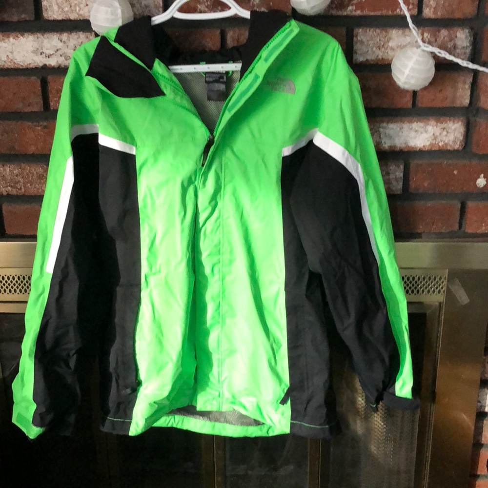 Boys North Face snow/ski coat. Size XL. Neon green, black and white trim.